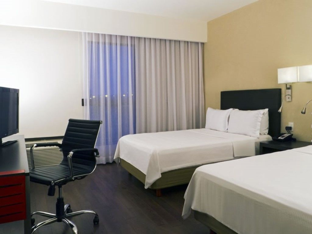 Fiesta Inn Guadalajara Expo Экстерьер фото